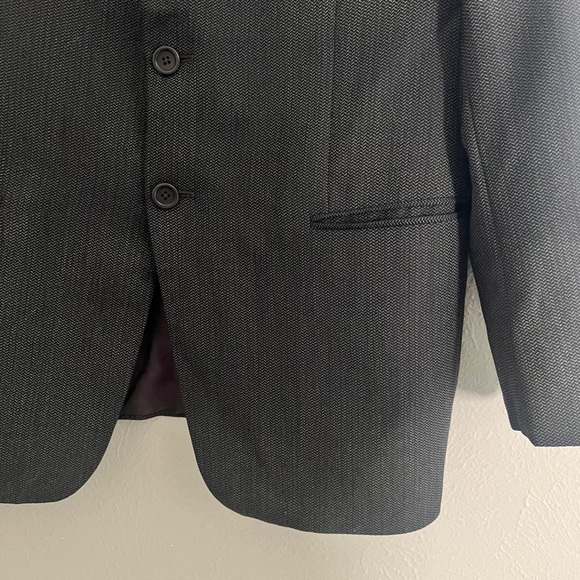 Armani Collezioni Herringbone Grey/Black Two Button Men’s Jacket - Picture 3 of 11